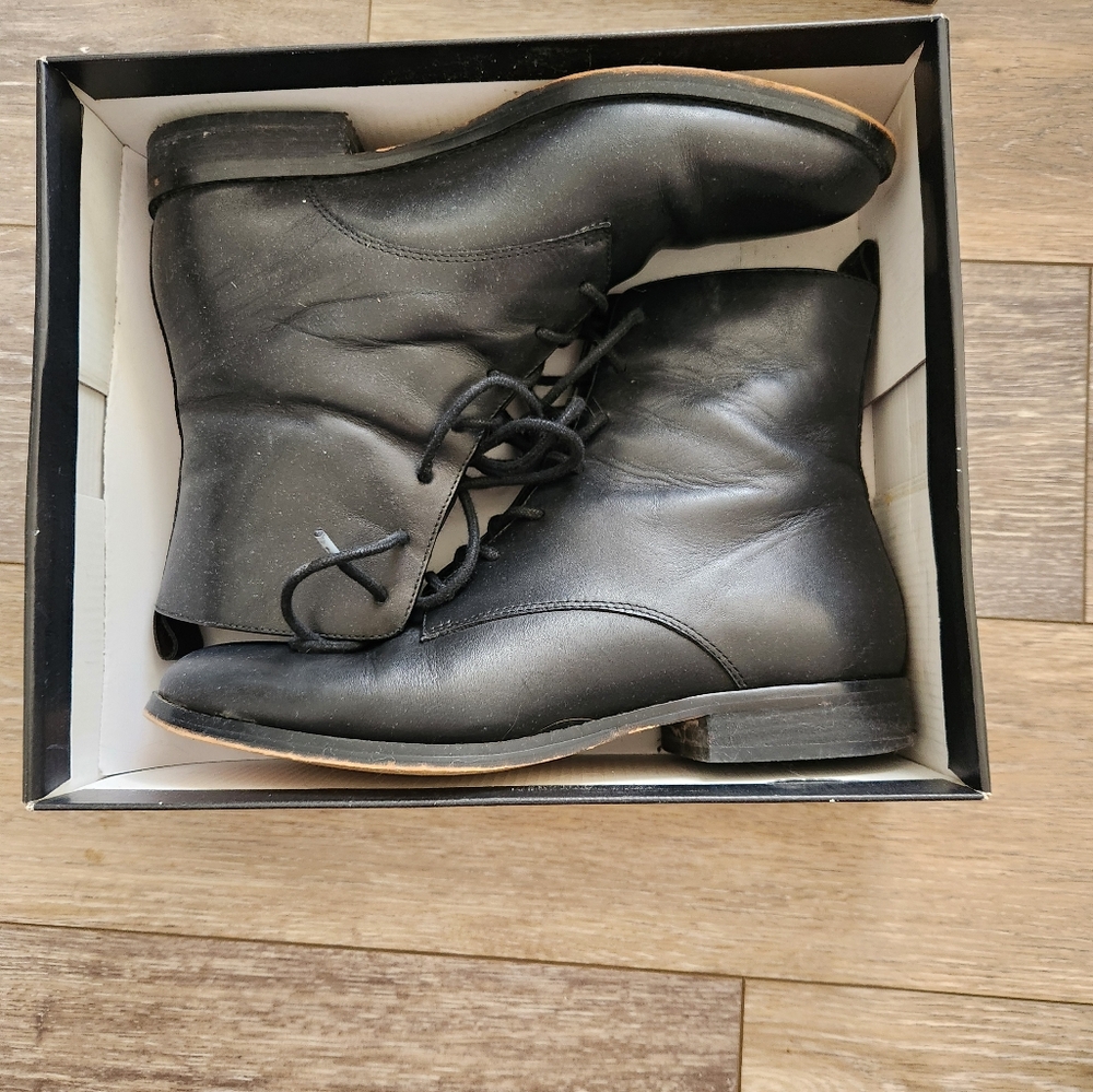 En ThreadVicky Combat Boots - Picture 3 of 7